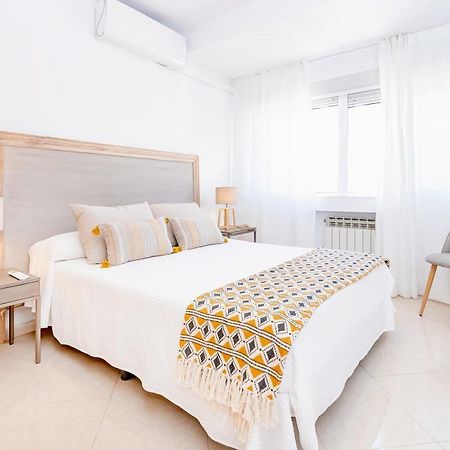 Bhost - Paseo De La Malagueta Apartment Malaga Luaran gambar